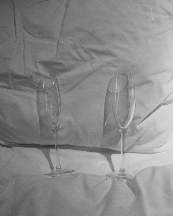 Как отметить свадьбу вдвоем в 2024?