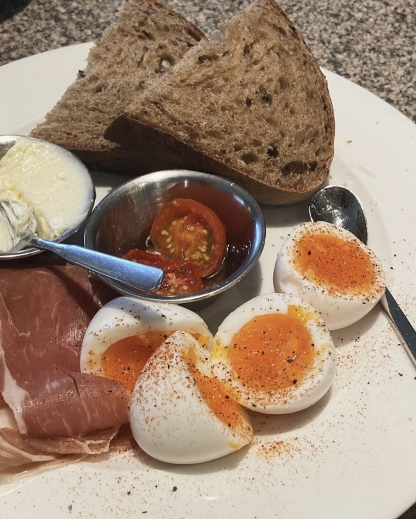 Амфитеатр в «ГЭС-2», библиотека на Чистых прудах