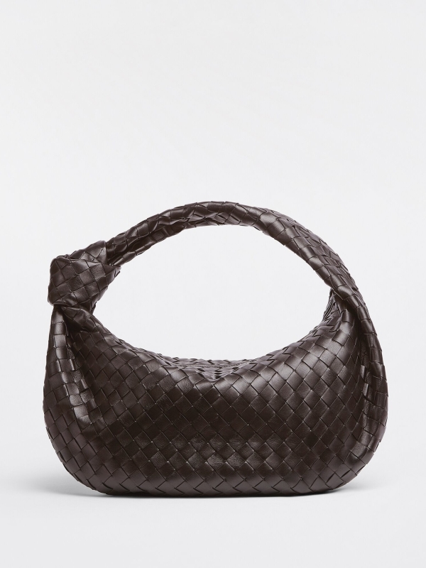 Хотите одеваться минималистично этой зимой? Вдохновляйтесь стилем