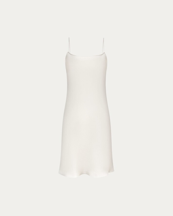 Платье-комбинация — свадебная классика вне времени. Вот