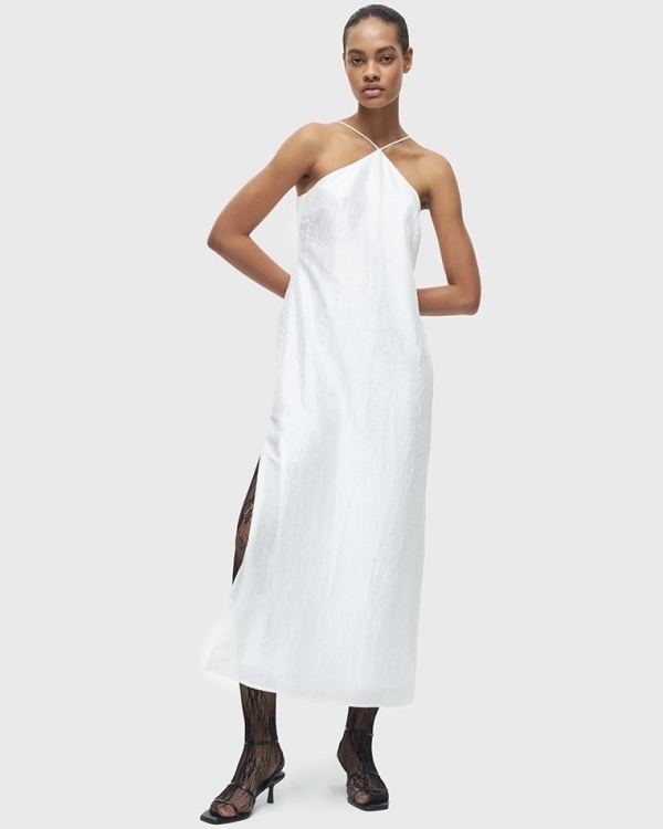 Платье-комбинация — свадебная классика вне времени. Вот