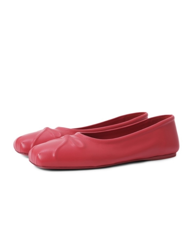 Любовь не имеет границ: что подарить девушке