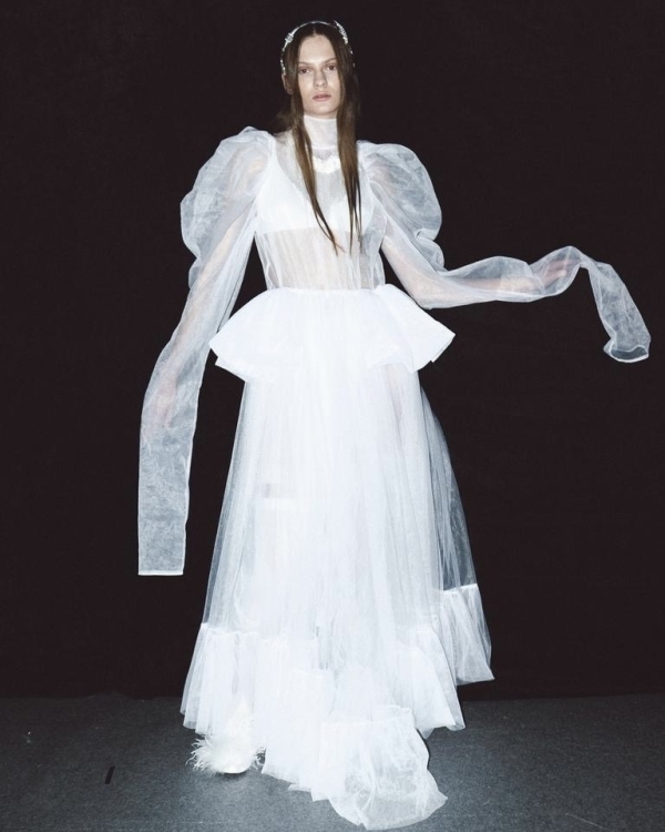 Где купить асимметричное свадебное платье?