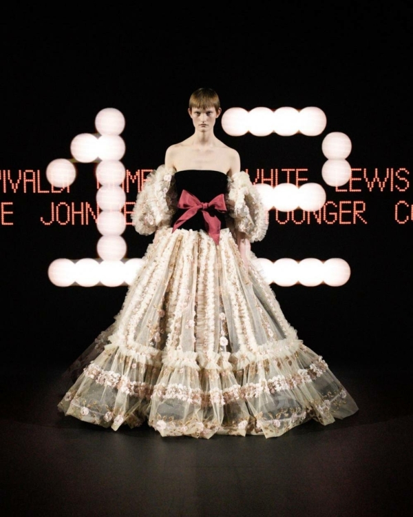 Фаты и вуали — все. У Алессандро