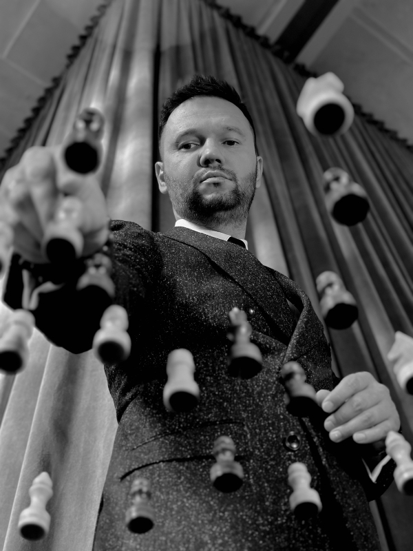 Ведущие Андрей Пределин