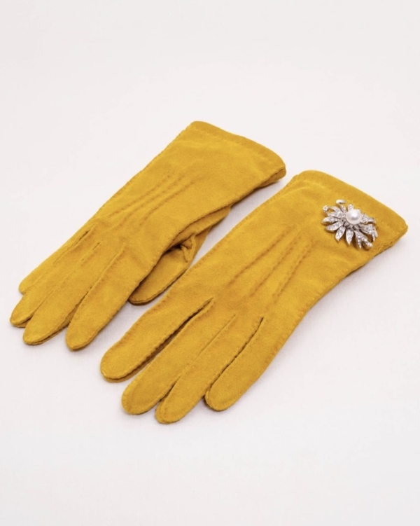 Больше — лучше! Актуальные стейтмент-броши для эффектного