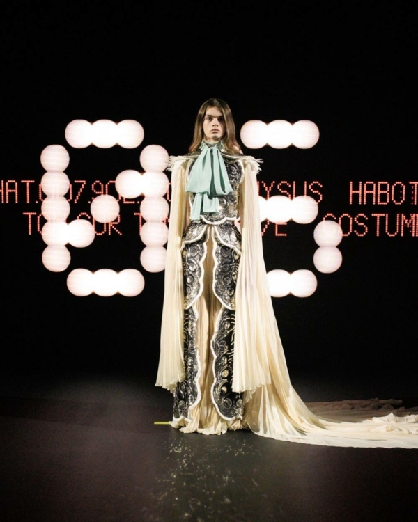 Фаты и вуали — все. У Алессандро