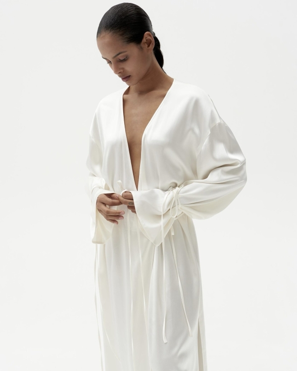 Платье-комбинация — свадебная классика вне времени. Вот