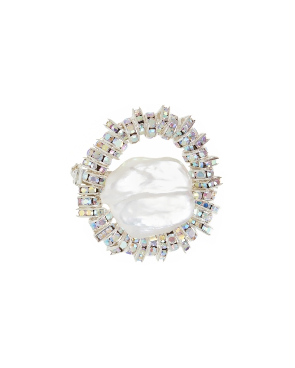 Больше — лучше! Актуальные стейтмент-броши для эффектного