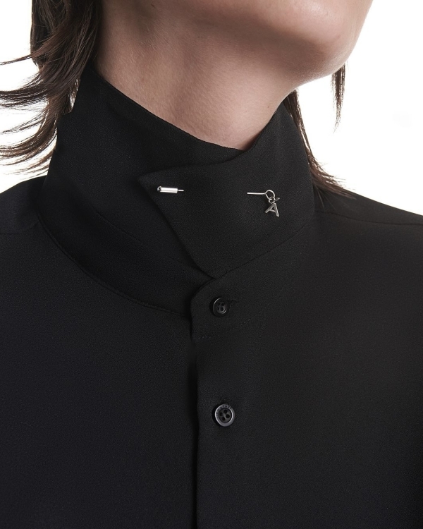 Больше — лучше! Актуальные стейтмент-броши для эффектного