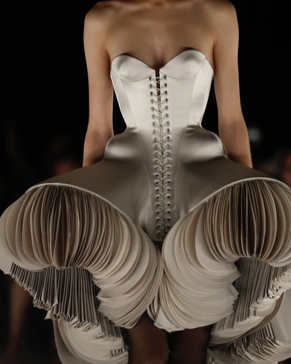 Какое свадебное платье выбрать в 2025 году?