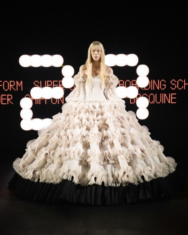 Фаты и вуали — все. У Алессандро