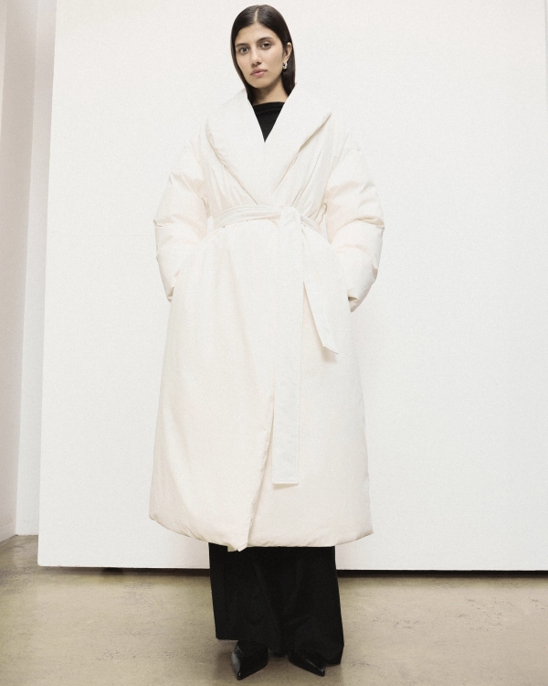 Что надеть поверх свадебного платья зимой