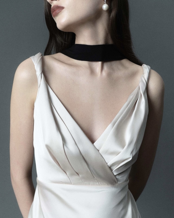 Платье-комбинация — свадебная классика вне времени. Вот