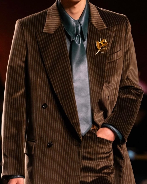 Клетка, вязаные галстуки и драматизм. Приемы с