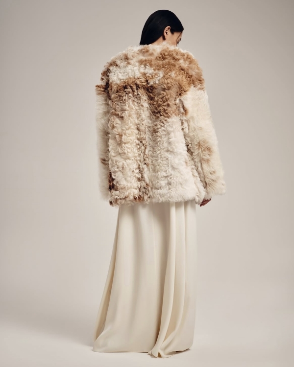 Что надеть поверх свадебного платья зимой