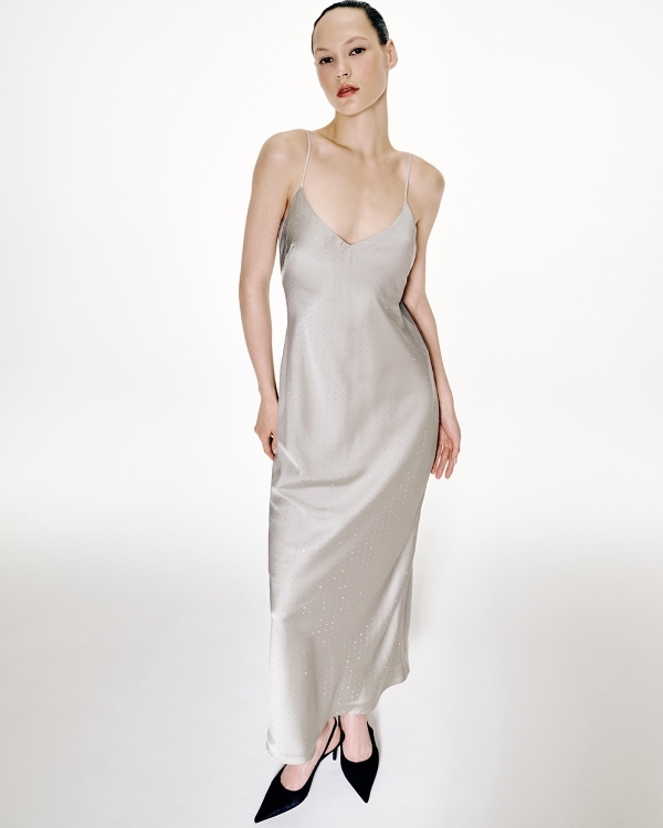 Платье-комбинация — свадебная классика вне времени. Вот