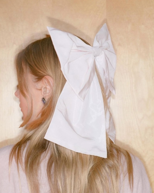 Как обыграть старый тренд на банты по-новому?