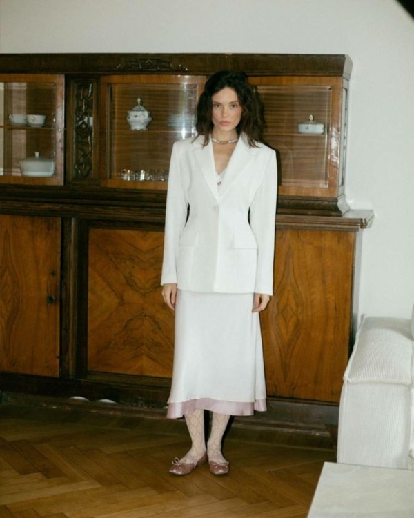 Платье-комбинация — свадебная классика вне времени. Вот