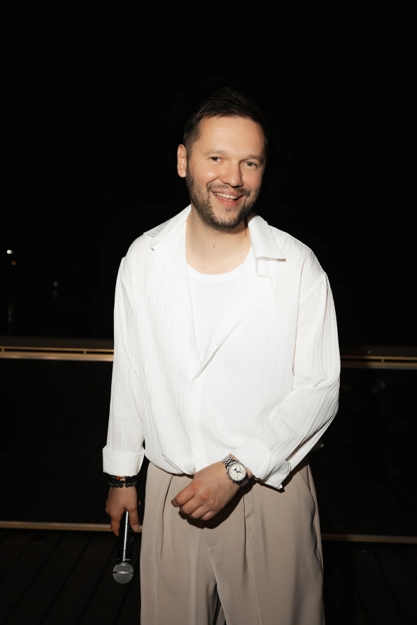 Ведущие Андрей Пределин