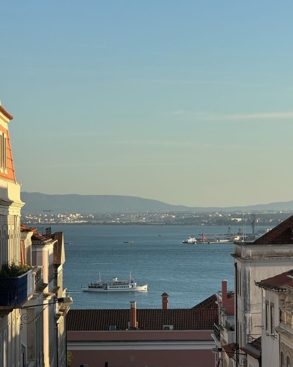 I am my own best company. Куда