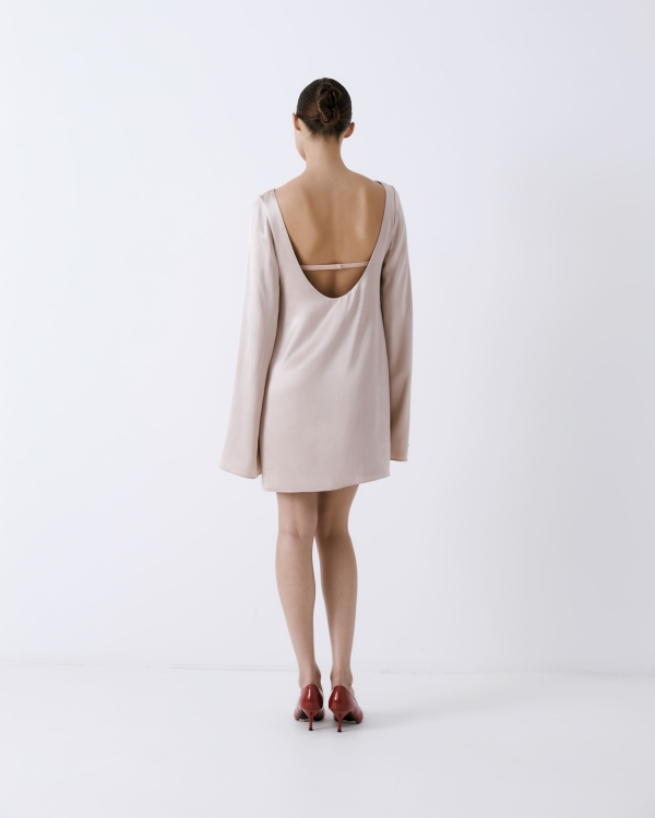 Платье-комбинация — свадебная классика вне времени. Вот