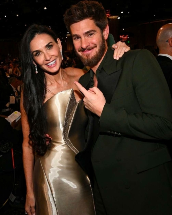 Что скажете насчет вероятного романа Деми Мур