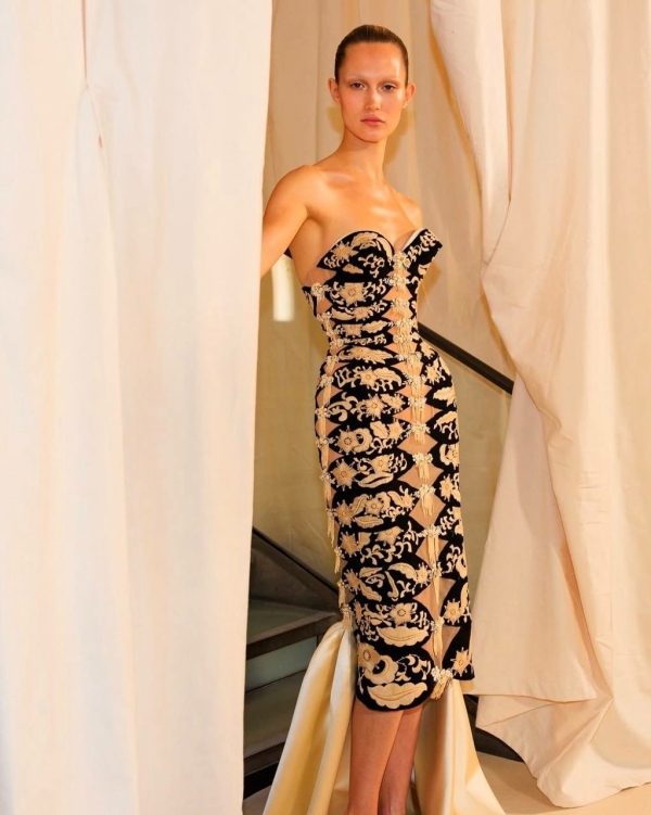 Уже залюбовались новой кутюрной коллекцией Schiaparelli? Мы