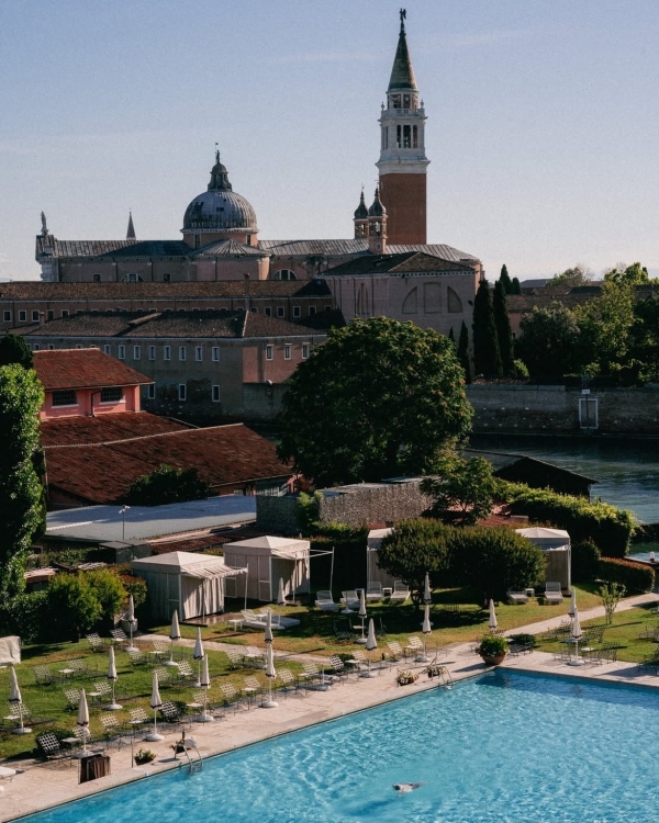 Отели для медового месяца этим летом, которые