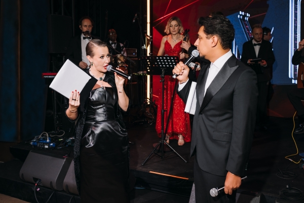 Ведущие Адис Маммо