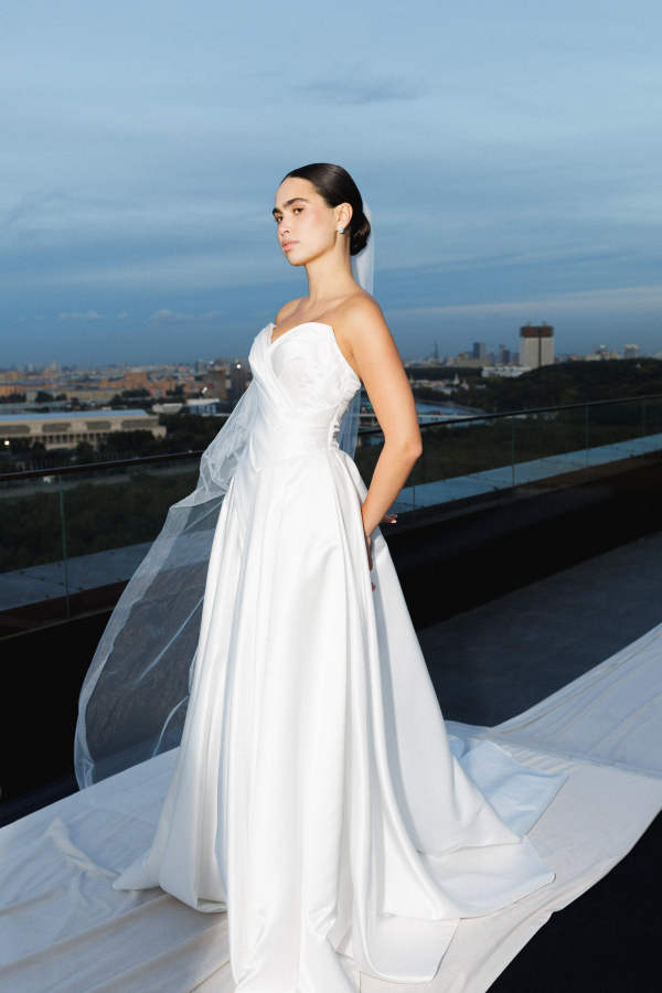 Интервью с невестой о свадьбе, которая попала