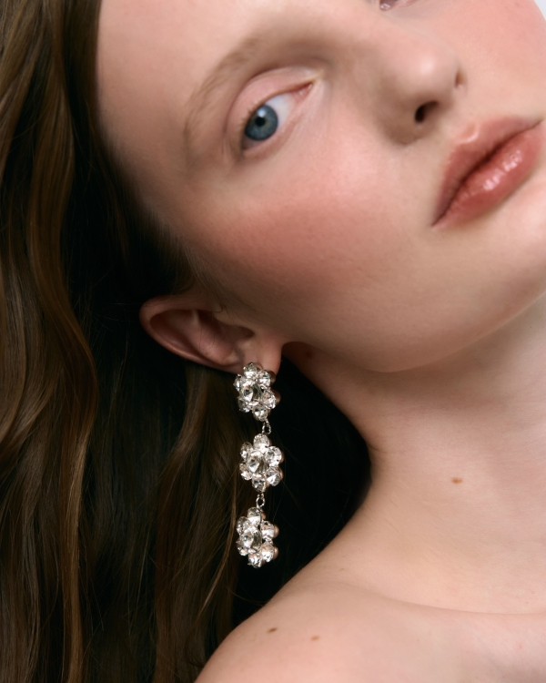 Серьги в форме цветов, как на показе