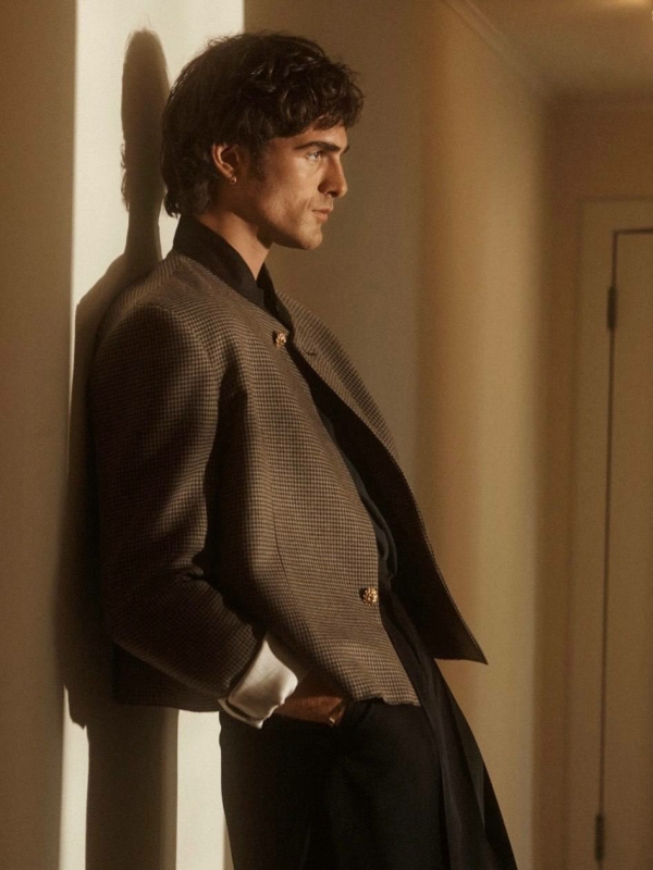 Марго Робби и Джейкоб Элорди для Vogue