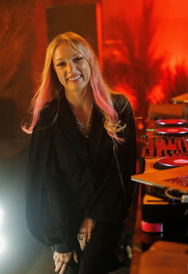 Диджеи Лена Зозуля