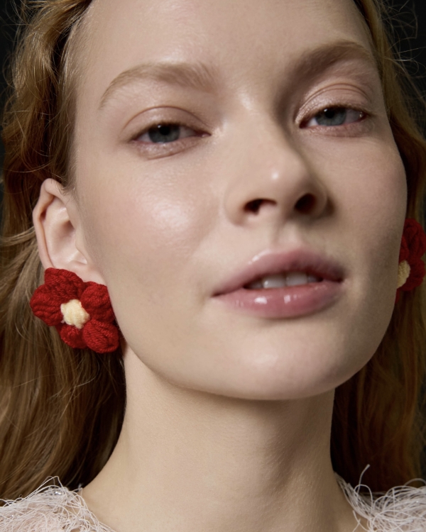 Серьги в форме цветов, как на показе