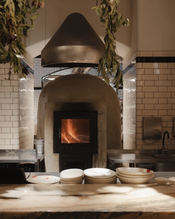 Рестораны на 14 февраля в Москве: где