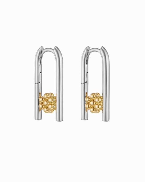 Серьги в форме цветов, как на показе