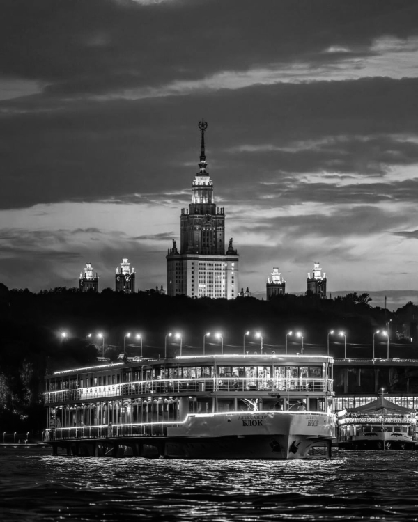 Рестораны на 14 февраля в Москве: где