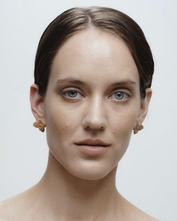 Серьги в форме цветов, как на показе