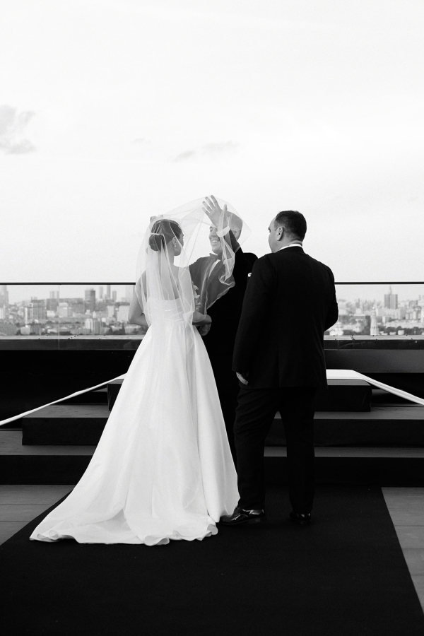 Интервью с невестой о свадьбе, которая попала