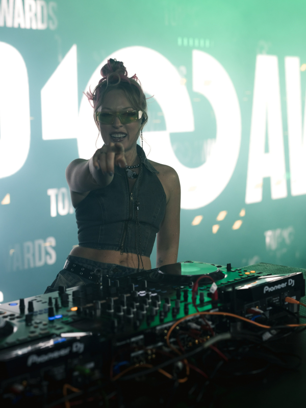 Диджеи Лена Зозуля