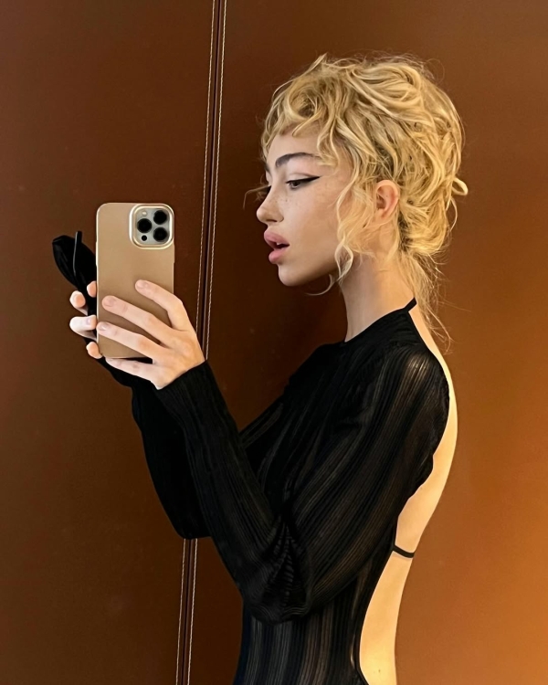 Надя Ли Коэн подтвердила роман с Марком