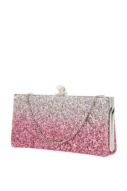 10 клатчей, которые красиво дополнят образ невесты