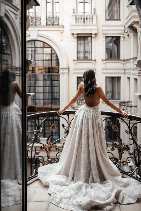 Christi Wedding: три бренда свадебных платьев в