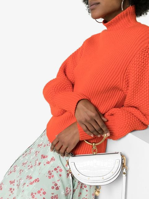 10 клатчей, которые красиво дополнят образ невесты