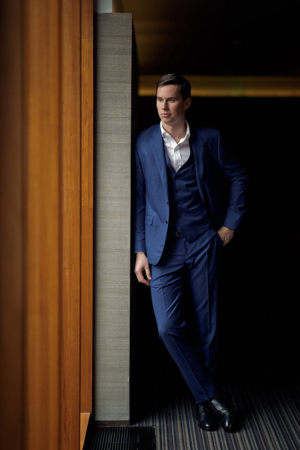 Современная осенняя свадьба в золотистых оттенках