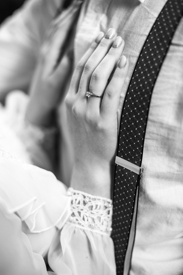 Невеста в свадебном платье своей мамы —