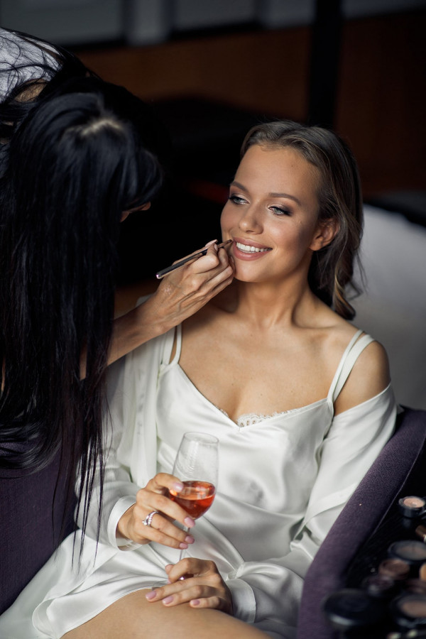 Современная осенняя свадьба в золотистых оттенках