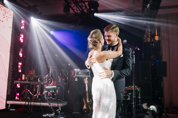 Роскошная свадебная церемония с видом на Кремль