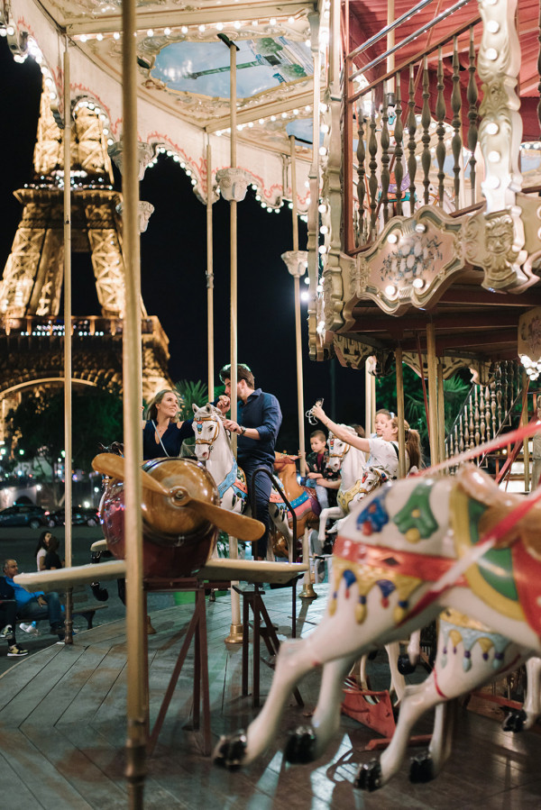 Предсвадебная съемка на улицах Парижа